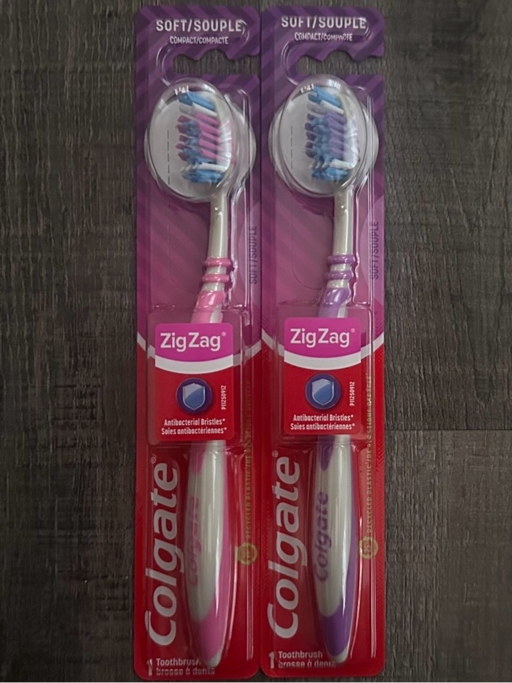 💞 New Set of 2 Colgate Zig Zag Soft Full Size Toothbrushes